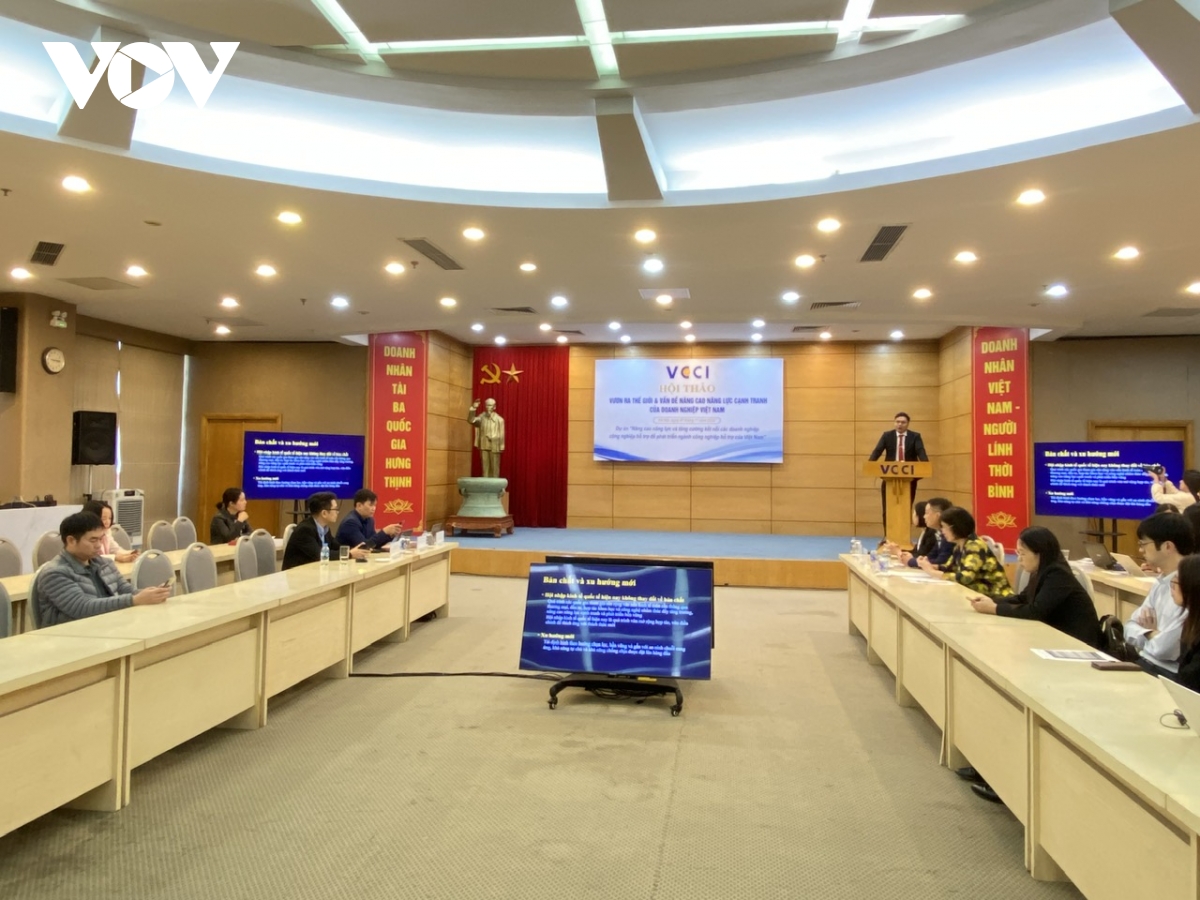 "Khe cửa” toàn cầu thu hẹp, doanh nghiệp Việt buộc tăng tốc tái cấu trúc